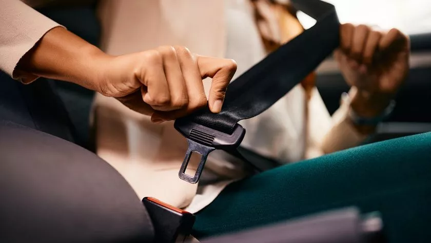 Ζώνη ασφαλείας αυτοκινήτου: Πώς φοριέται σωστά;