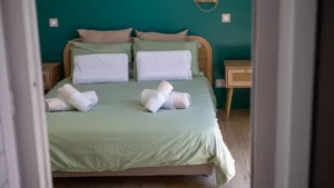 airbnb για παρέα ή solo